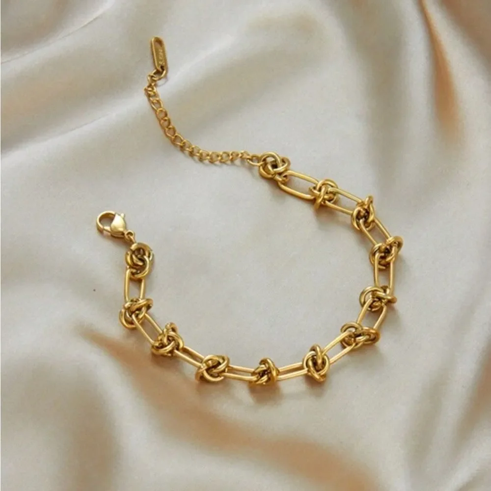 Elegant Gold Chain Bracelet M475